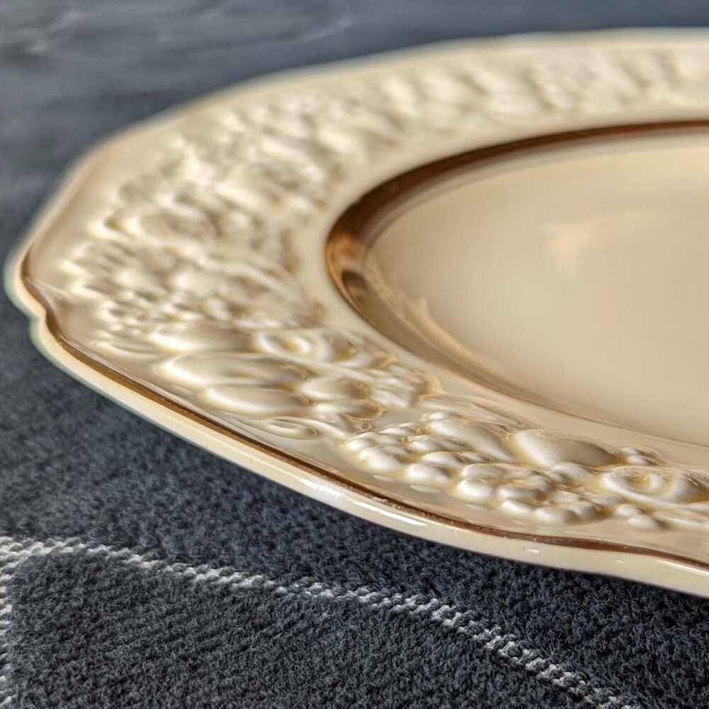 Vintage Crown Ducal Florentine Gold Band 2057 Dinner Plates – c 1950s/1960s